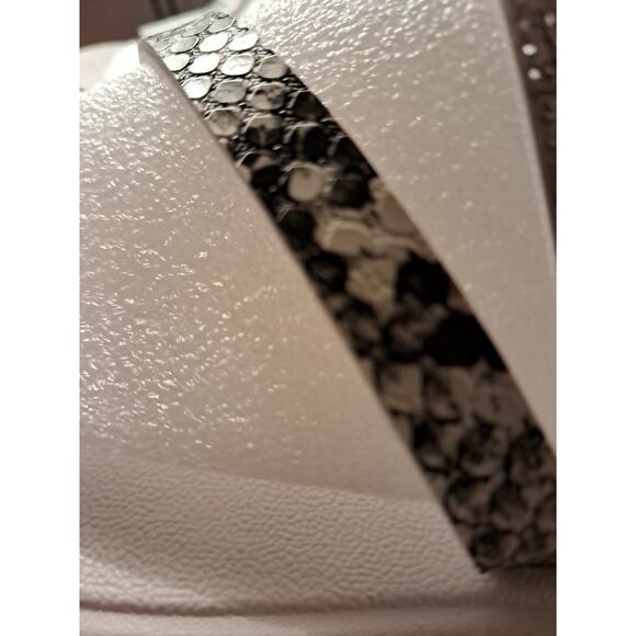 oncai sandals Size 8 Rhinestone And Snake Skin Print Straps - Picture 5 of 10